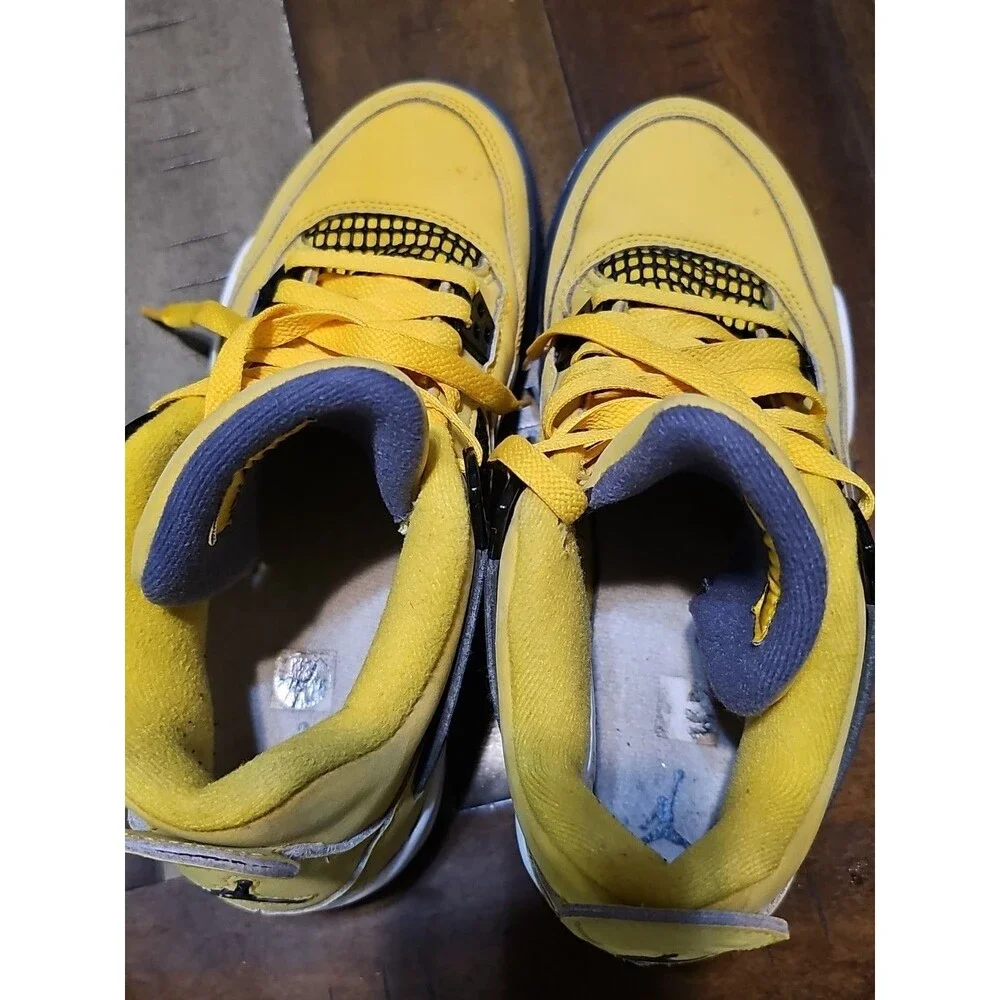 Nike Air Jordan 4 Retro Lightning GS Size 6Y Tour Yellow Black 2021 408452-700